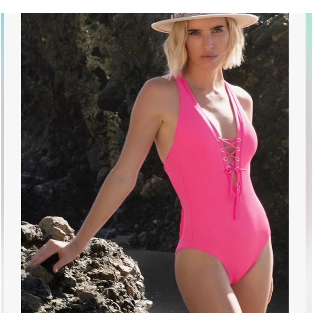 Becca One Piece Swimsuit- New 🌴🌴🏖🏖